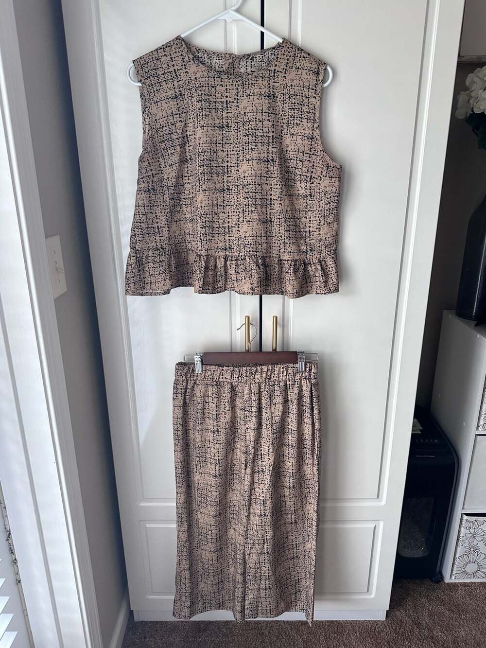 Unbranded Two-Piece Pants Set Size L Beige Black Abstract Print